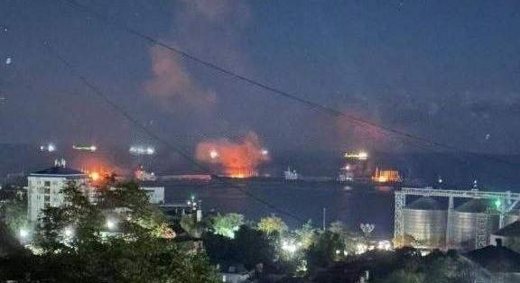 Oroszország: dróntámadás miatt kigyulladt egy tartályhajó Tuapsze kikötőjében