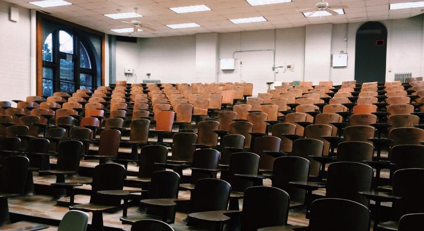 Visszavonják az izraeli professzor előadását megzavaró diák ösztöndíjat az ELTE-n