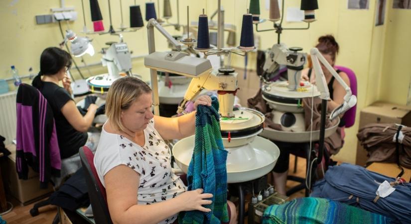 Bezárnak a gyárak Szerbiában, Afrikába költöztetik a termelést