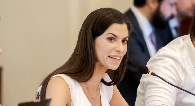 Szentkirályi Alexandra Magyar Péter etikai kódexéről: Mintha a farkas írná meg a pásztorok etikai kódexét