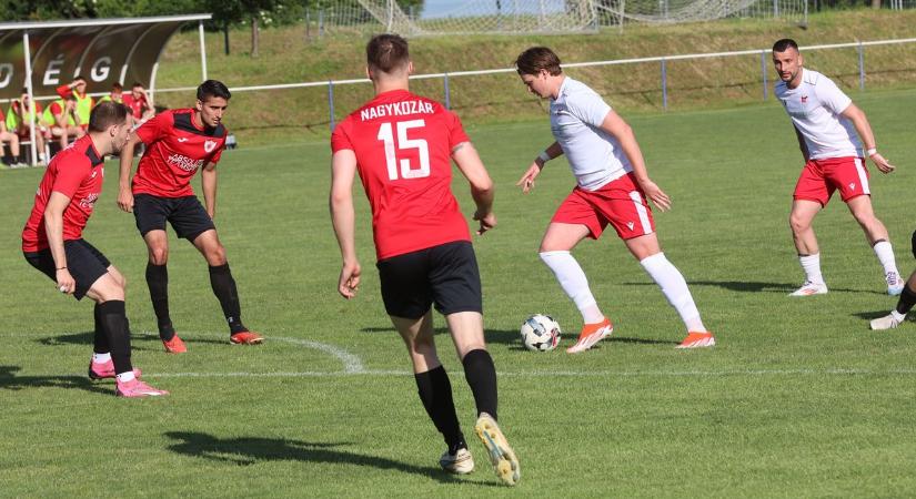 Jött a késői gól: sokáig húzták a döntést a baranyai rangadón