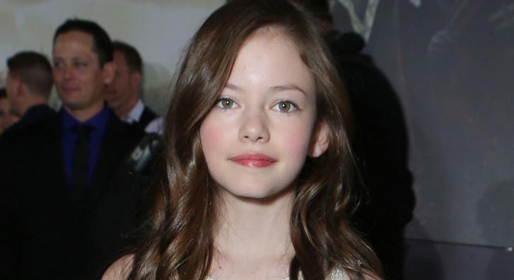 Kész nővé érett az Alkonyat Renesmee-je, aki visszatért és újraalkotott néhány fotót a forgatás helyszínén