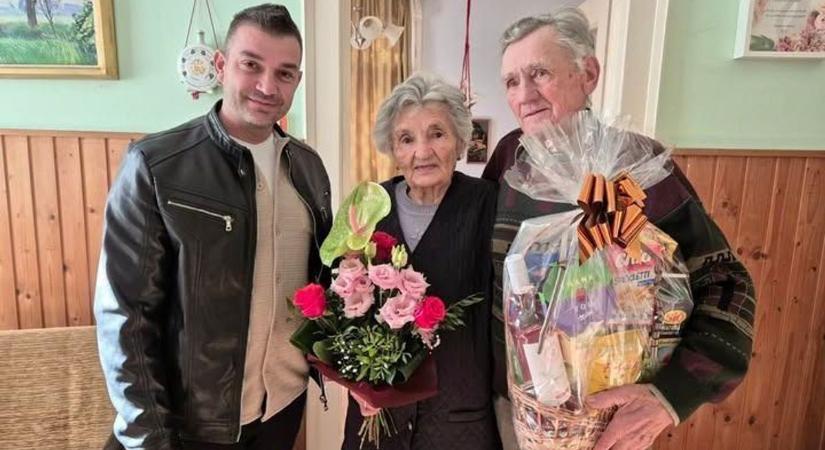 Szeretetben 1960 óta - 65. házassági évfordulót ünnepeltek a rábapordányi nagyszülők - fotó