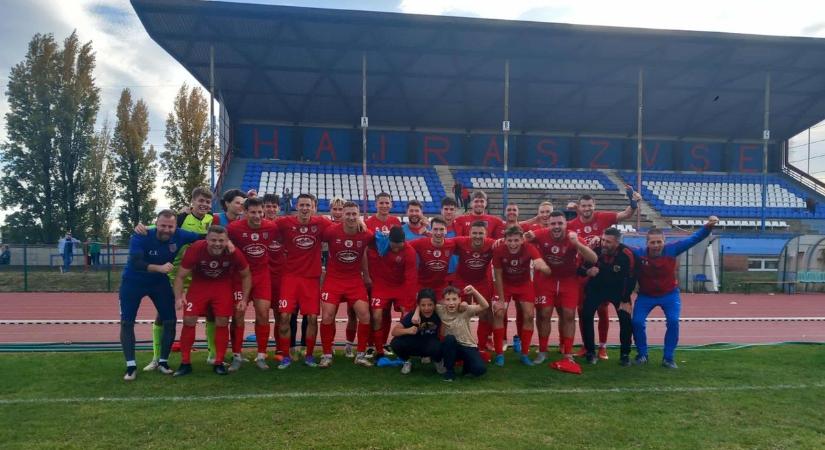 Pazar sorozatban az SZVSE, közvetlen rivális ellen fordítottak hátrányból