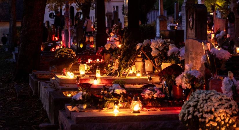 Mindenszentek 2025: fotókon az esztergomi temetőbeli meghitt pillanatok