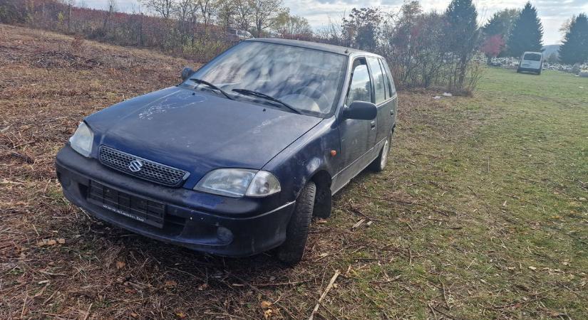 Ezért menekült a rendőrök elől az egerszalóki temetőben sírnak csapódott autó  videó