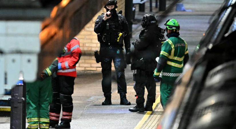 Szabadon engedték az angliai késelés egyik gyanúsítottját