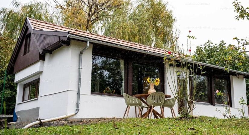 Tündéri kis balatoni nyaralót kínálnak meglepően kedvező áron ( galéria)
