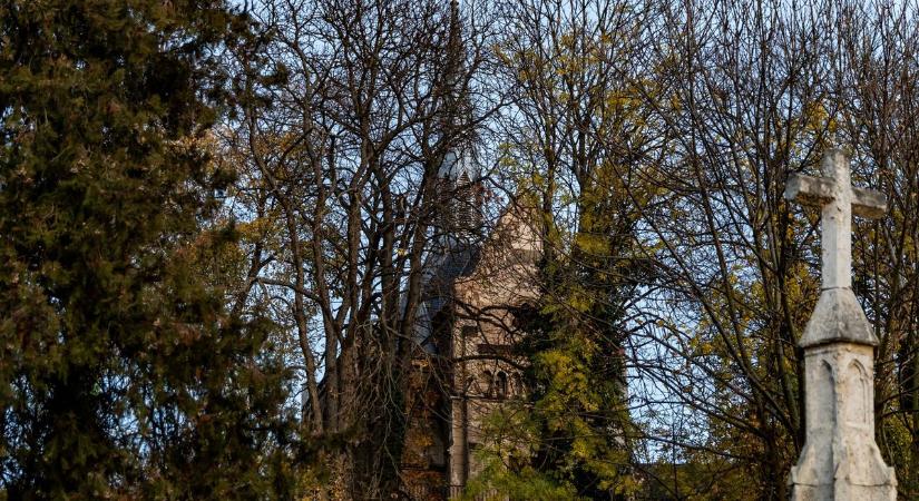 Fotókon Esztergom legszebb és legsejtelmesebb kápolnája