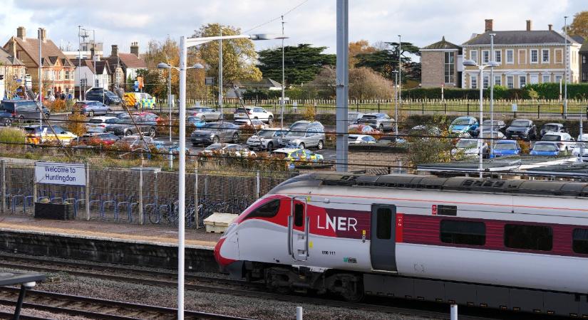 Súlyos támadás egy angliai vonaton: történt egy tévedés