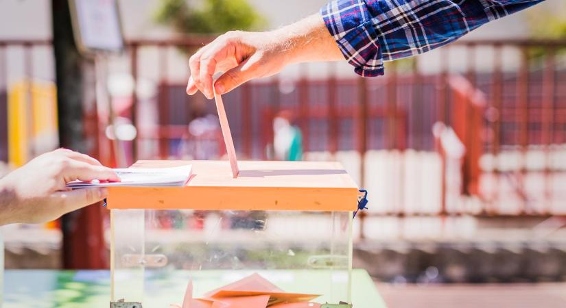 Eldőlt, Tiszabura megint választott