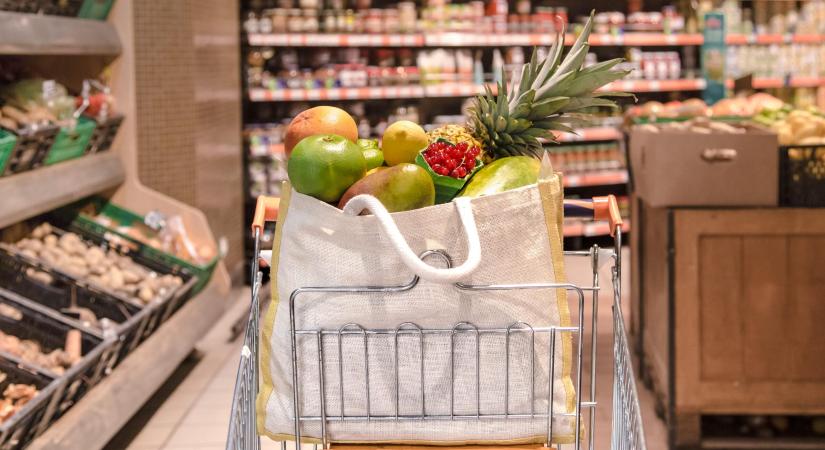 Újra lehet SZÉP-kártyával hideg élelmiszert vásárolni