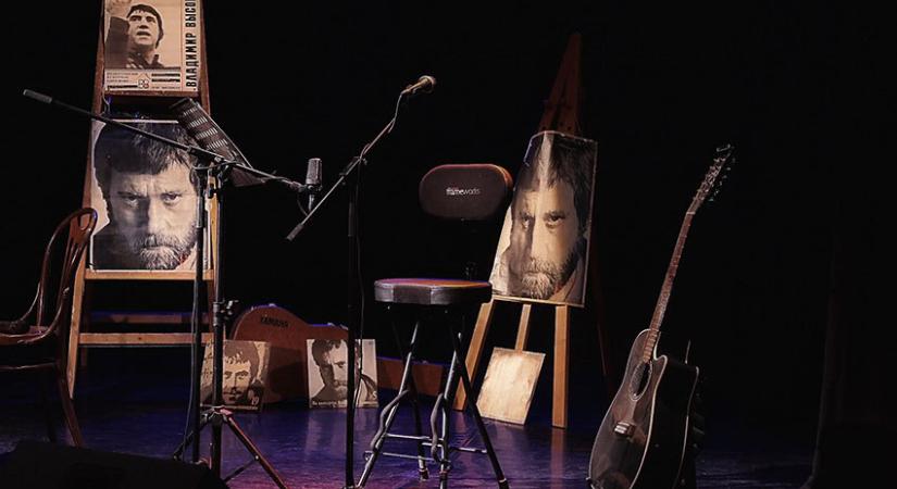 Erdélyben is megszólalt a Különc gitár