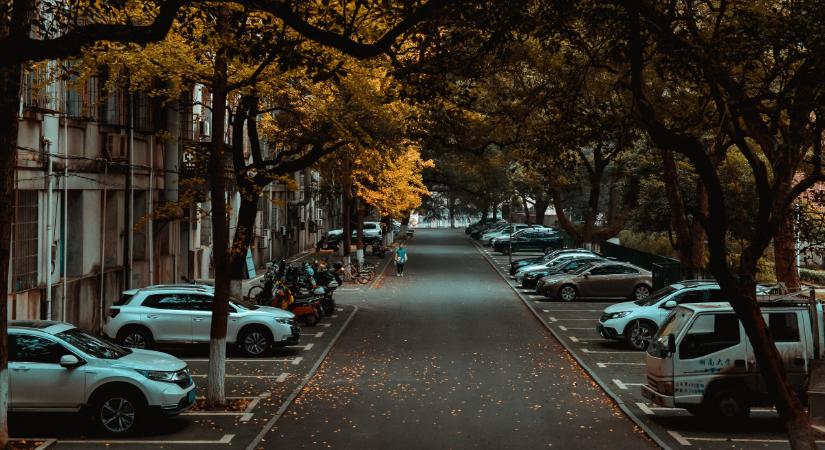 Rejtett szabály a KRESZ-ben – sok autós nem is tudja, hogy megszegi