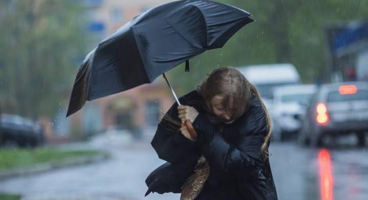 Brutális erővel csap le a hidegfront: bőrig ázol, ha otthon hagyod az ernyőt