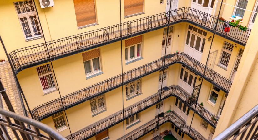 Tulajdoni lap lekérése ingyen és díj ellenében 2025-ben: ez az igénylés menete lépésről lépésre