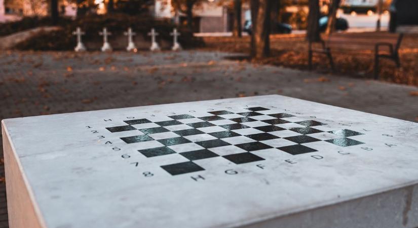 Ahol gyász és élet összeér: fotókon a temetőből lett park, amelyet holtak szelleme vigyáz ma is