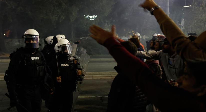 Csaknem negyven embert előállított a rendőrség a belgrádi incidensek miatt