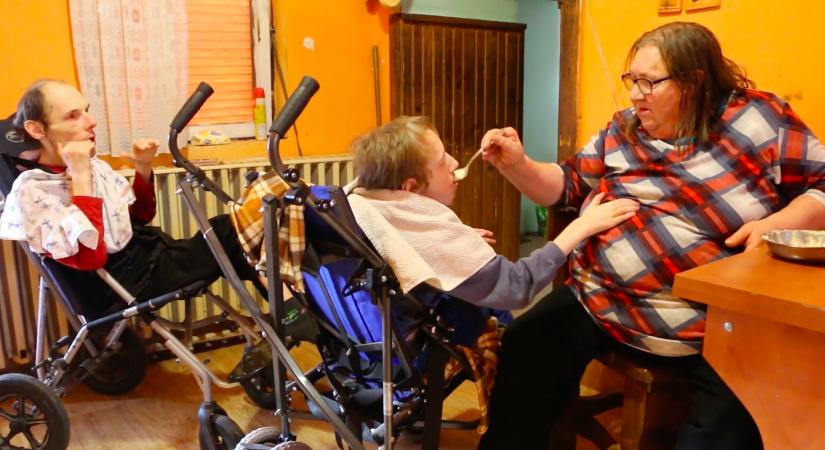 32 éves és 24 kiló – egyedül neveli két fogyatékkal élő gyermekét a nyáregyházi édesanya