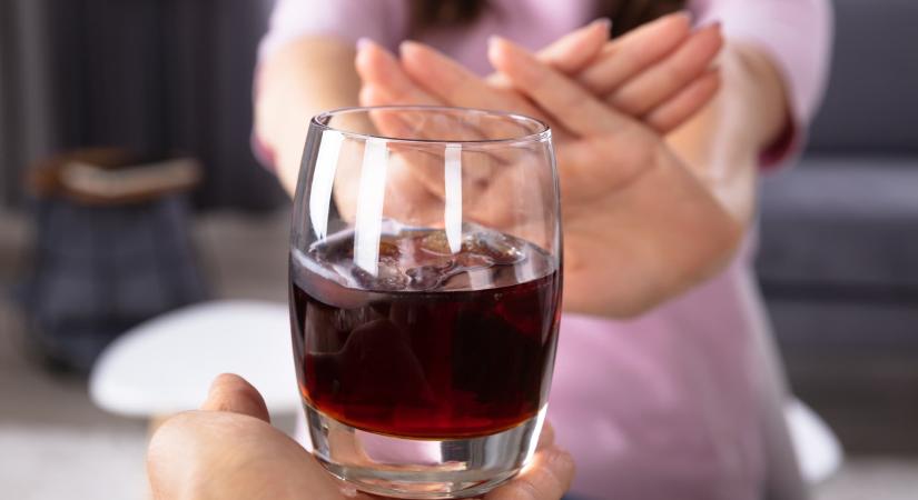 „Jobb fej vagy, ha iszol” – Ezt neveletlenség mondani annak, aki nem iszik alkoholt