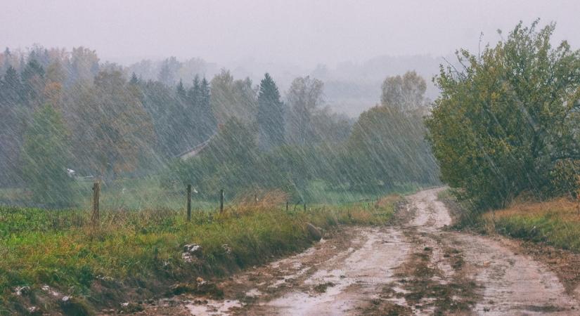 Figyelmeztetik a magyarokat: óriási eső jöhet ma ebben a 2 megyében