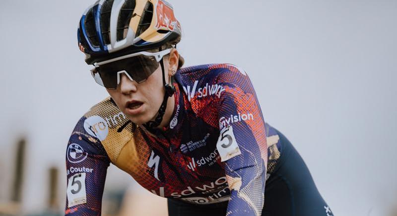 Lucinda Brand bombaformában, Vas Blanka először a top 10-ben