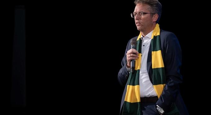 "Hidd el, nem jó azt olvasni, hogy Hankó ’Bunkó’ Balázs jön ide fórumot tartani" - debreceni hallgatók kérdezték a minisztert