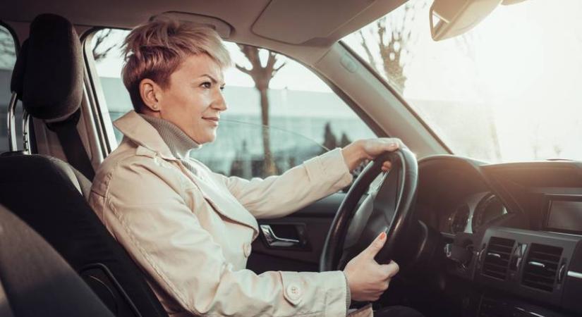 Mire figyelmeztet ez a közlekedési tábla? A KRESZ-vizsgán még tudni kellett