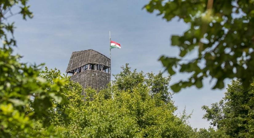 Lezárták a Csergazán Pál-kilátót, szigorúan tilos a népszerű kirándulóhely látogatása