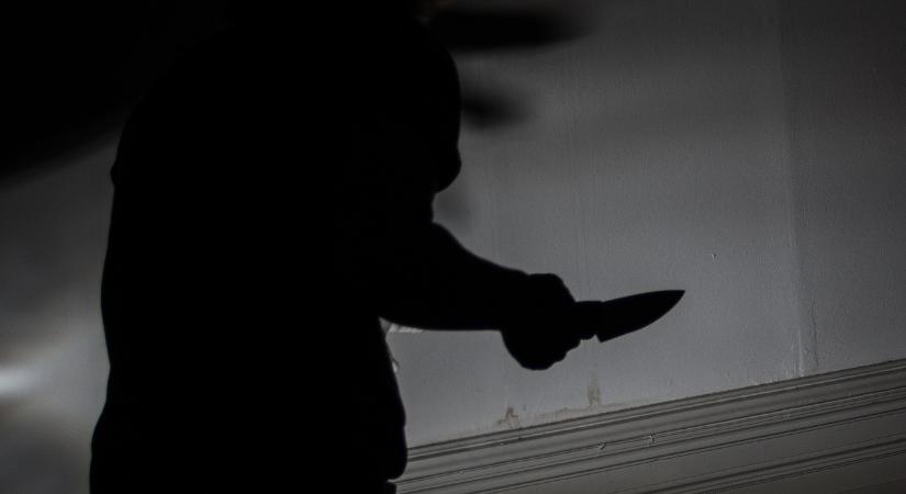 Gyilkosság: leszúrtak egy 26 éves fiatalembert