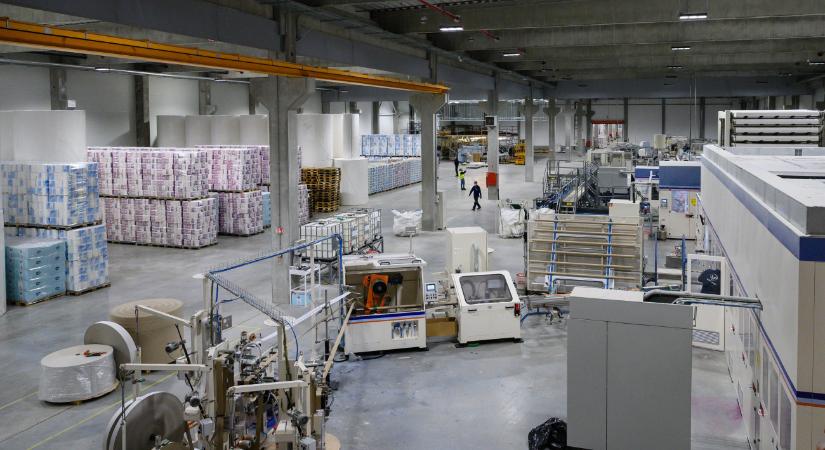 Most megnézhetik a teljesen automatizált Vajda-Papír-gyárat a fiatalok
