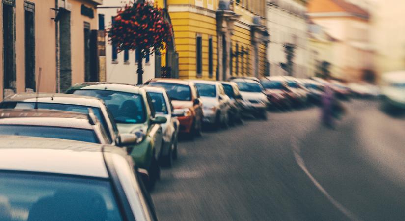 Életszagú magyarázatot ad a magyar humorista a jobbkéz-szabályra