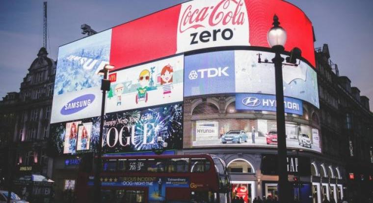 Reklámadó - iparági szereplők stabilitást kérnek a digitális gazdaság növekedéséhez