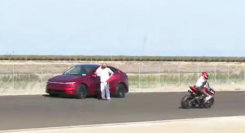 Eltévedt az autós, élő versenypályán kötött ki