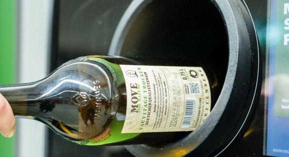 Betétdíjas borosüvegeket vezetett be a német Kaufland