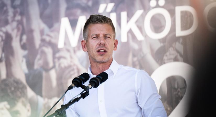 Magyar Péter megszólalt a történelmi adatszívárgás után, de eltűntek az oroszok a történetéből