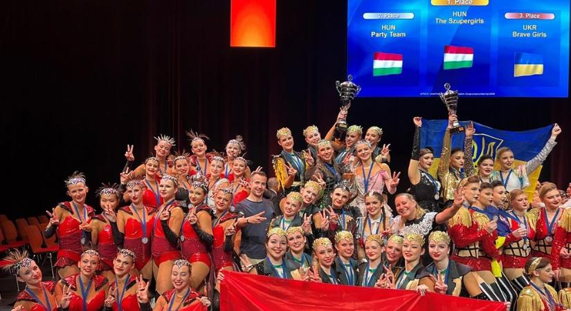 16 magyar lány elkápráztatta a világot