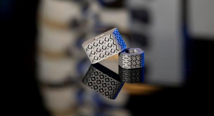 Ebben a gerincimplantátumban akkumulátor sincs, mégis életmentő lehet