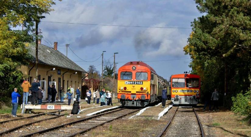 Másfél évtizede lezárták, most mégis több százan utaztak rajta
