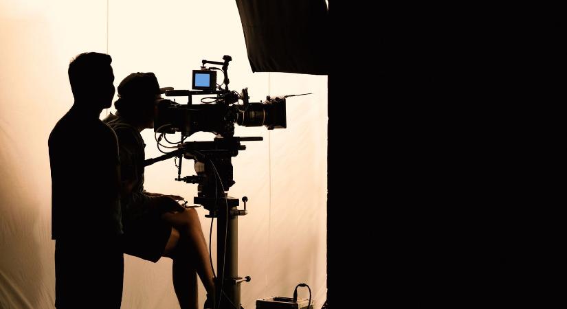 Azonnal elhagyta a stúdiót a Megasztár egyik zsűritagja élő adásban, ilyen még nem történt tévében