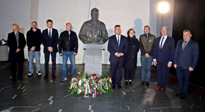 Felbecsülhetetlen érték a közösség számára – Zala Györgyre emlékeztek