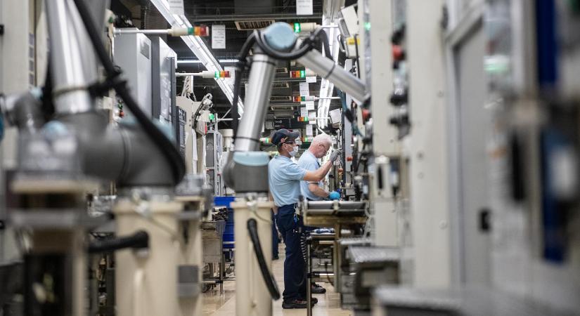 Csak álom a 10 százalékos béremelés, a munkaadók ennek maximum a felét ajánlják