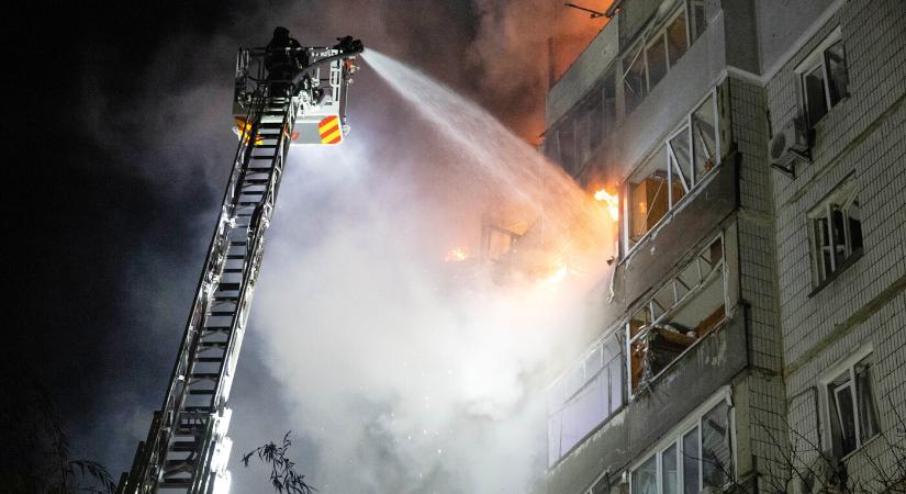 Tucatnyi rakétával és több mint 130 drónnal támadott éjjel ukrajnai célpontokat az orosz hadsereg