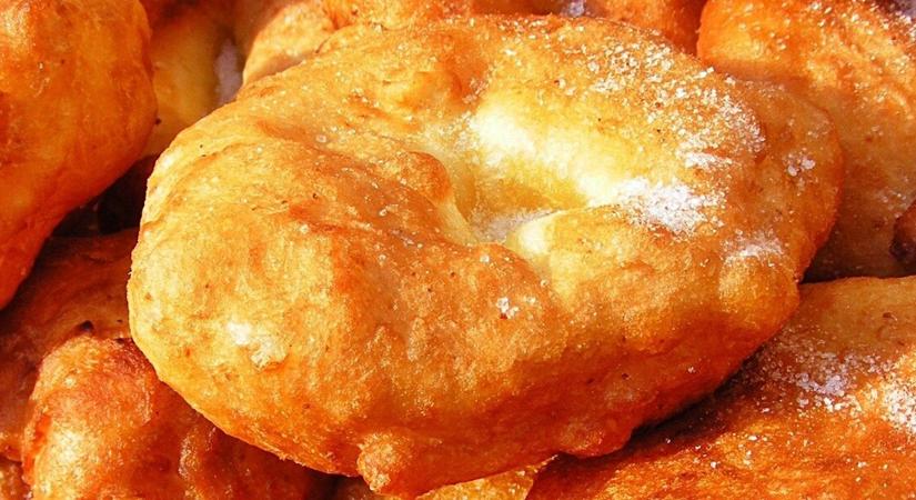 Így készíts házi fánkot lépésről lépésre – puha, illatos, ahogy a nagyi csinálta