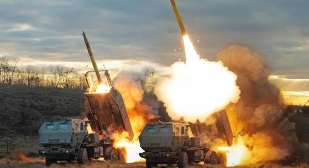 Több mint 20 szerződést kötött a védelmi tárca partnerekkel a fegyverszállításokra