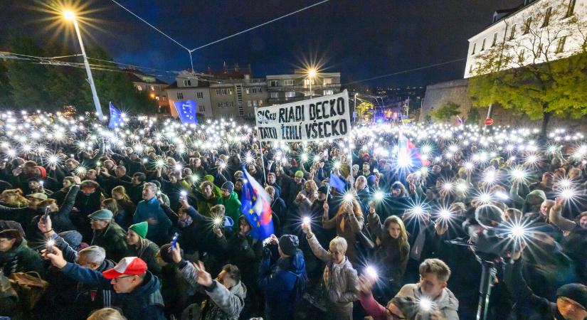 Az SaS feljelentést tett a „kitalált puccs” ügyében, szerdán újabb tüntetés jön