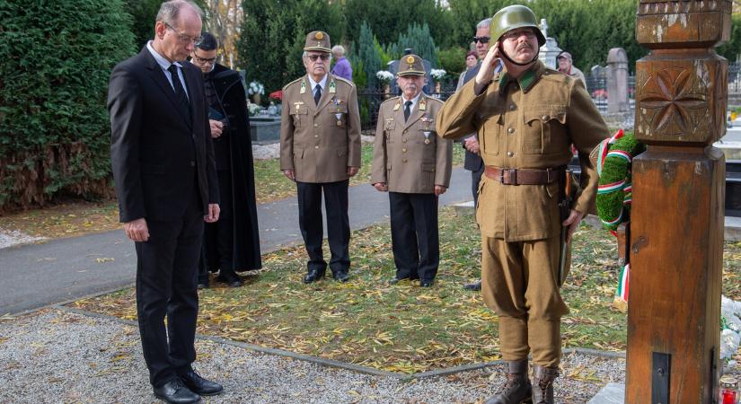 Tiszteletadás a hősöknek