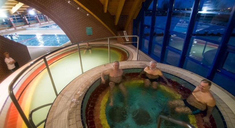 Újra kinyitotta kapuit ez a dunántúli fürdő