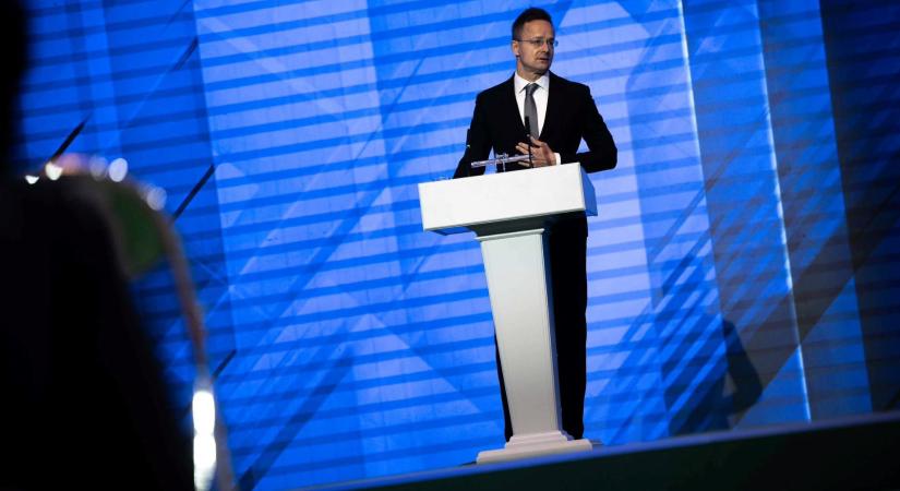 Szijjártó Péter: A kormány nem fog engedni a brüsszeli nyomásnak a kárpátaljai magyarok ügyében