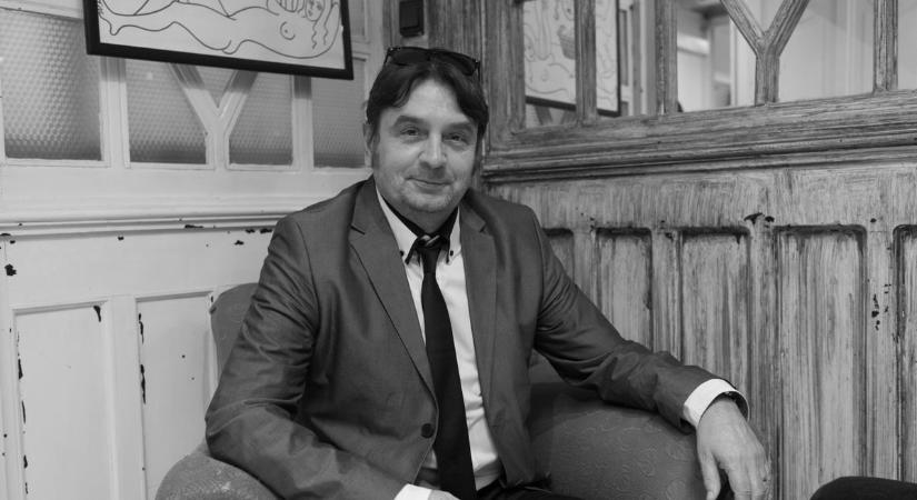 Ilyen állapotban található a tavaly elhunyt legendás színész, Mihályi Győző sírja